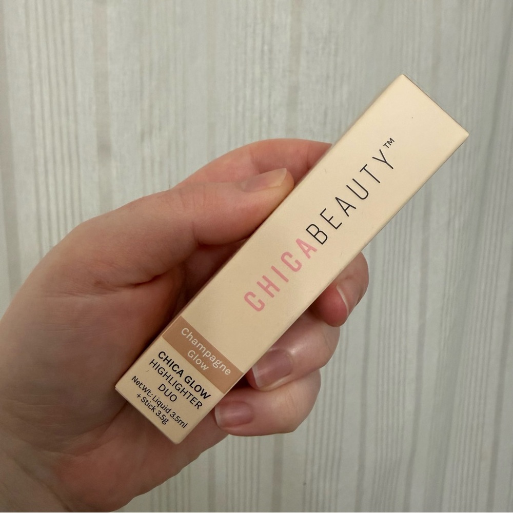 NIB💎 Chica Beauty Chica Glow Highlighter Duo in Champagne Glow - Picture 3 of 5